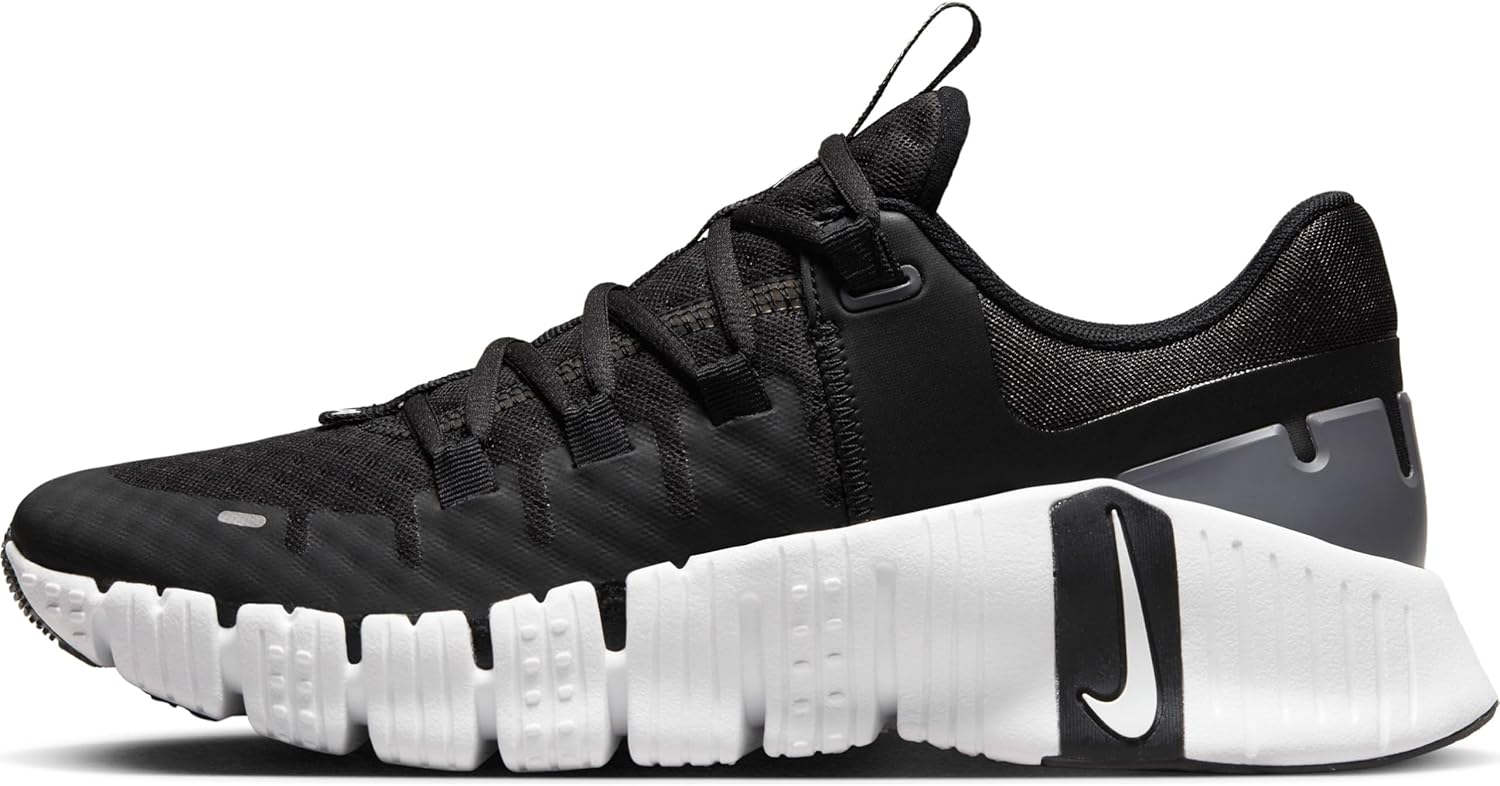 Nike Women's Free Metcon 5 Sneaker